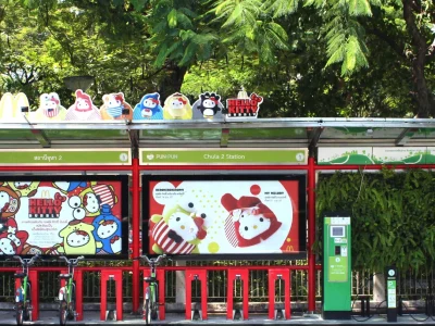 BKK-bus-shelter-ppyju8x6gaw5rz0nqj3tpbooonw04q8ucxw5tioddk