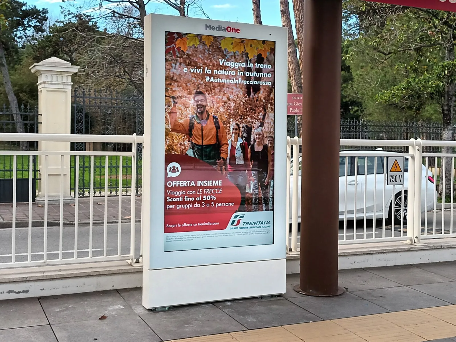 outdoor-digital-signage-43-5