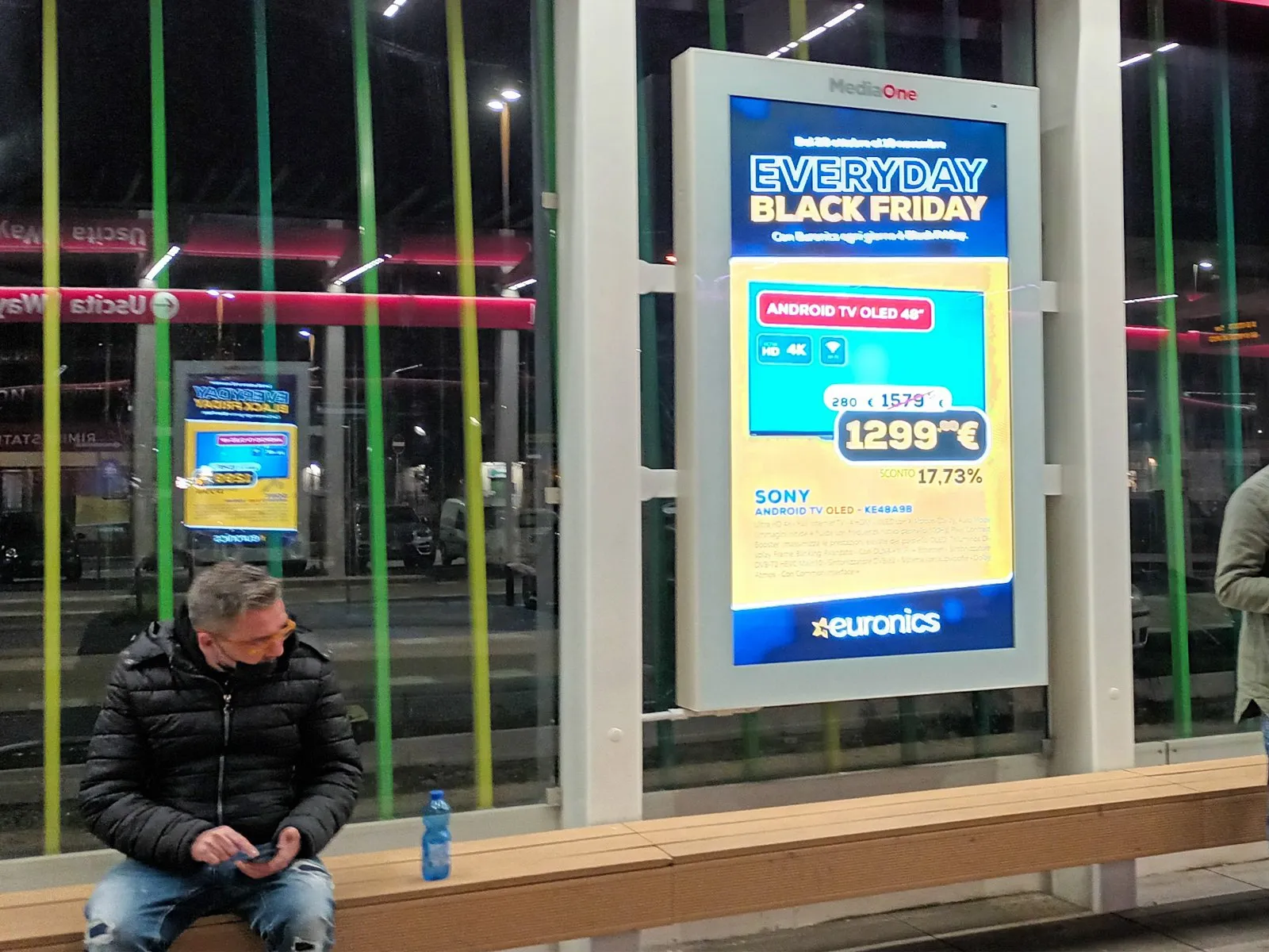 outdoor-digital-signage-43-7